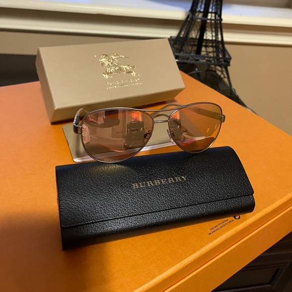 Brand new Burberry Sunglasses main image 5